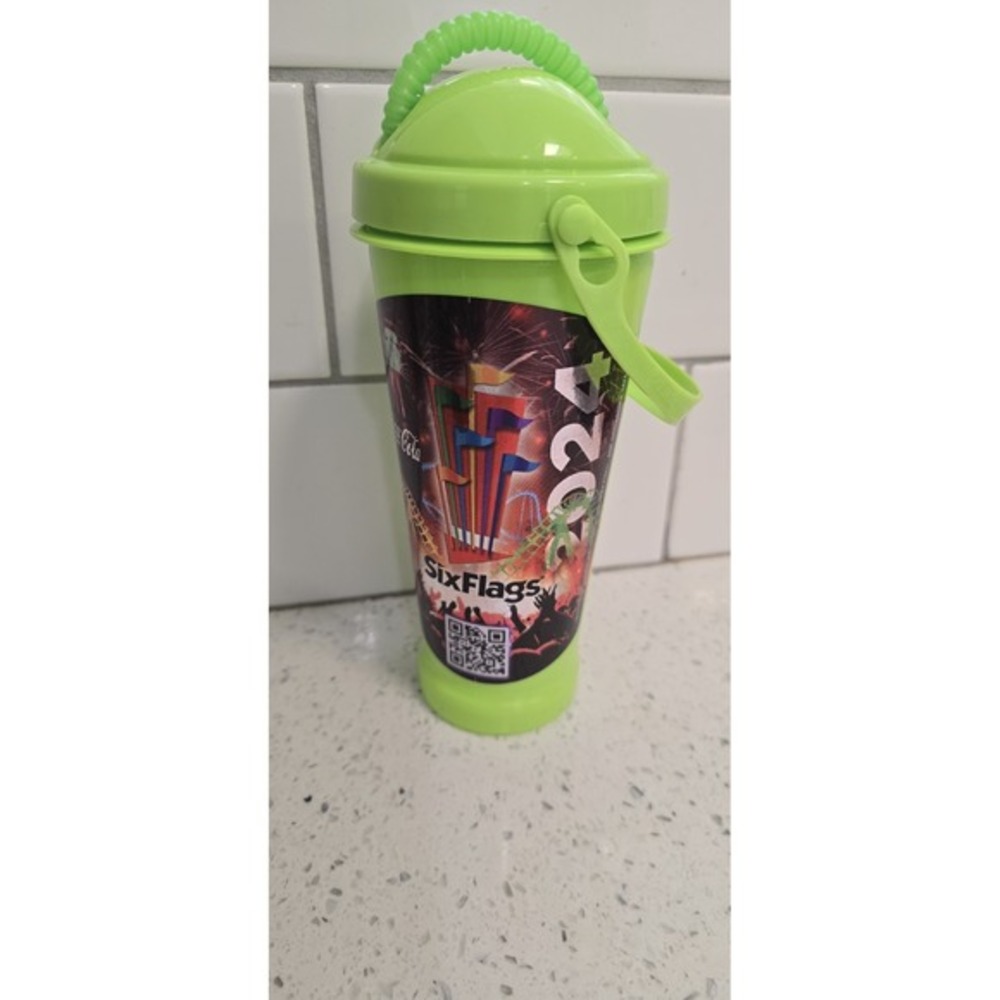 Six Flags Souvenir Drink‎ Bottle Kids OS Green 2024 Cup